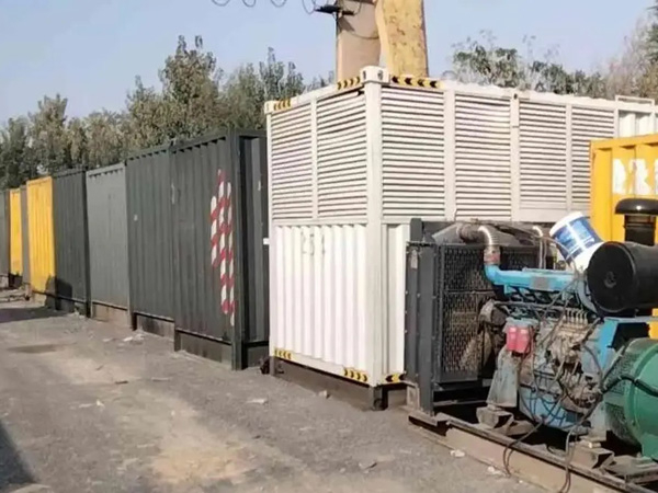 库伦200KW柴油发电机机组每小时油耗是多少？